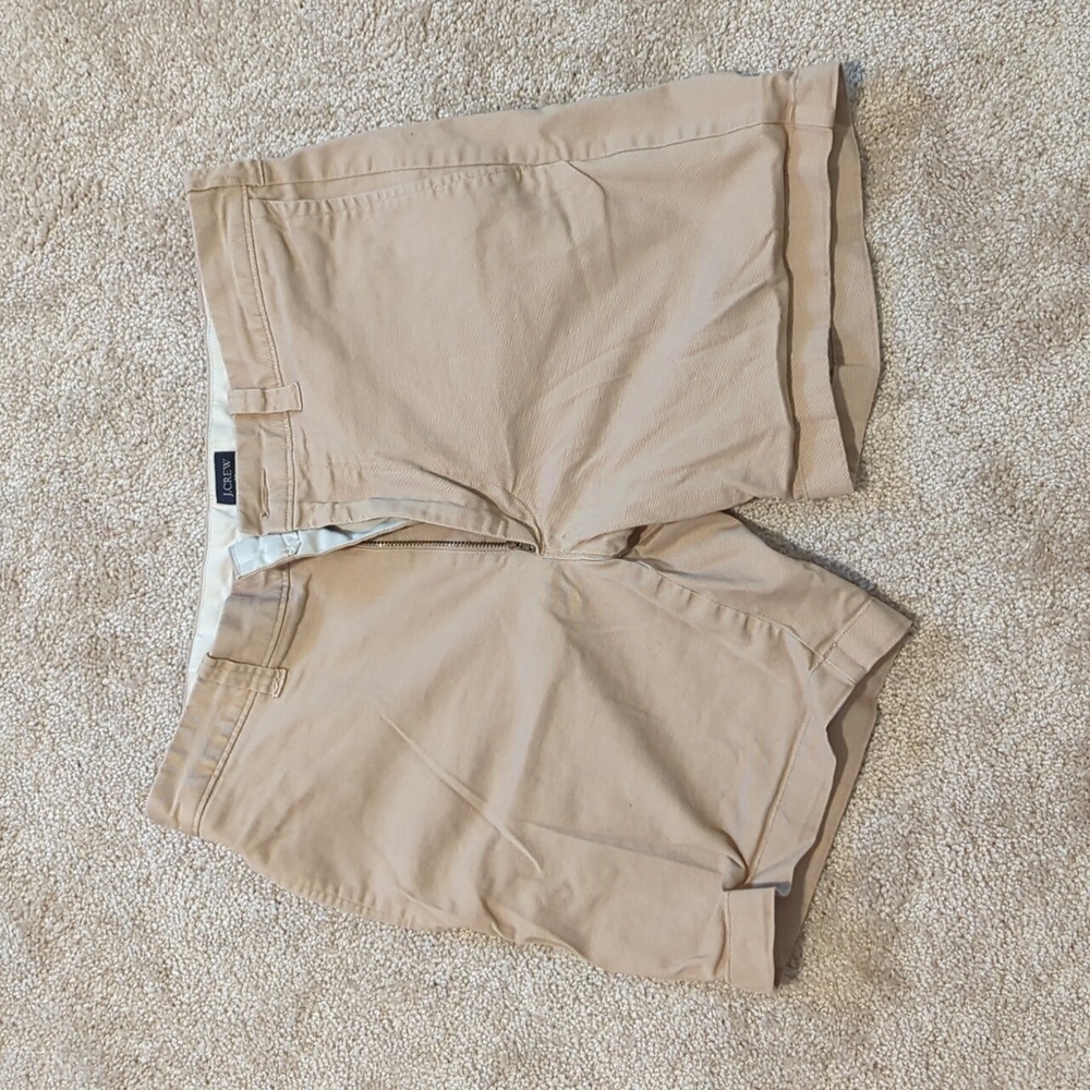 J.Crew 7" Khaki Shorts | 32